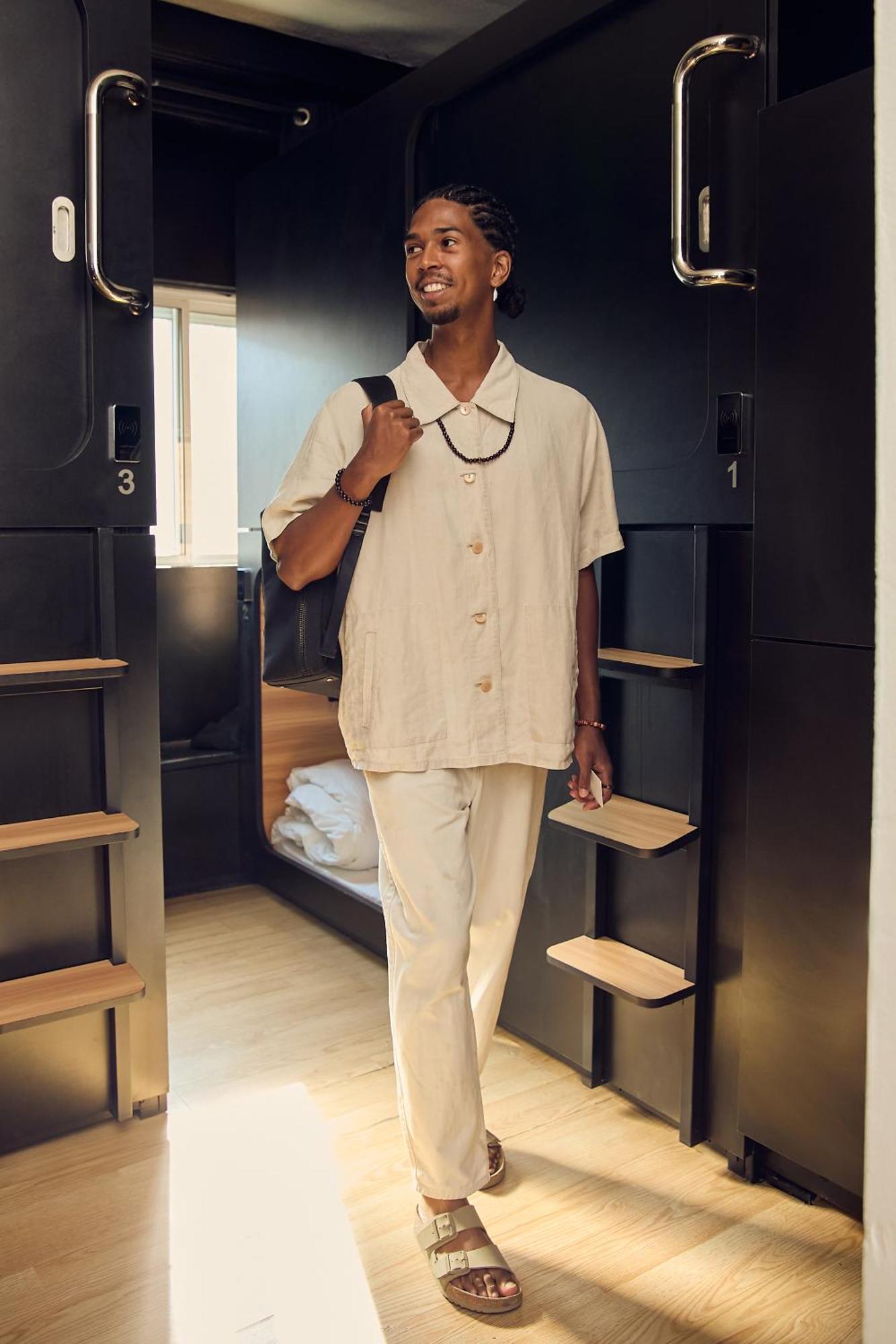Capsule Hotel Монреаль Экстерьер фото