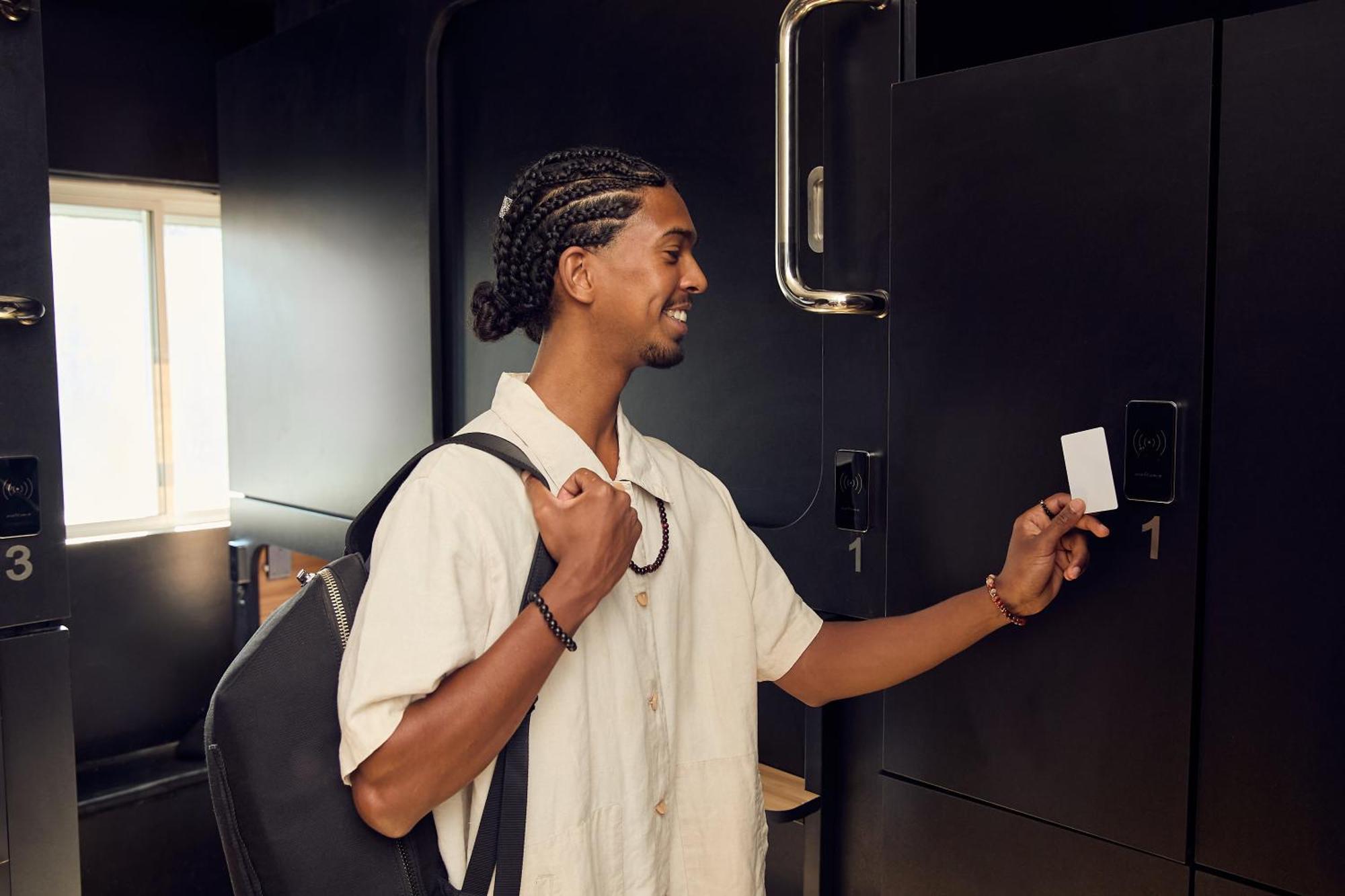 Capsule Hotel Монреаль Экстерьер фото