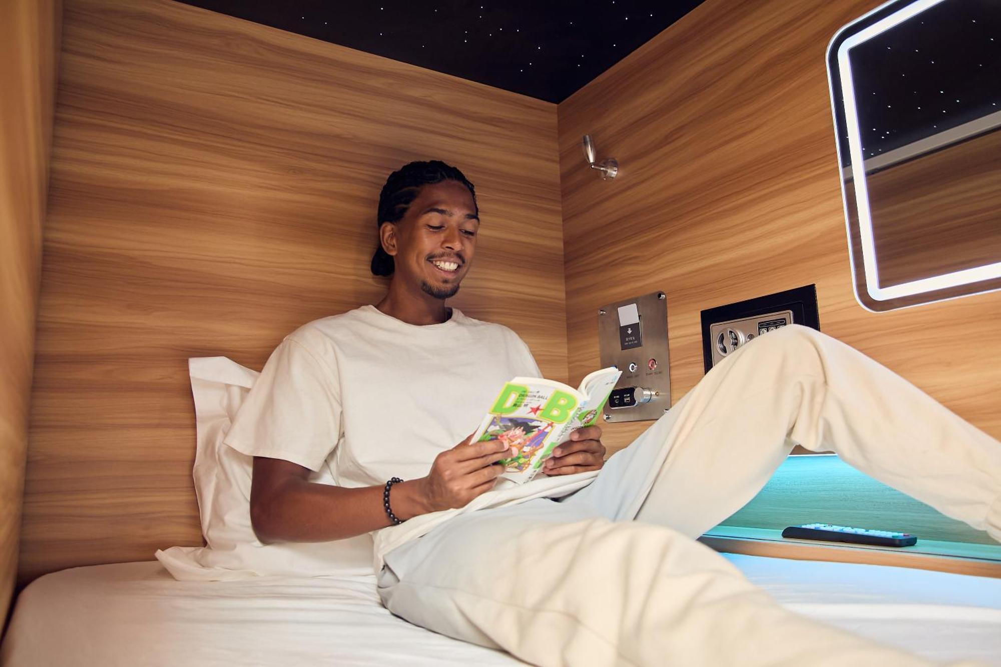 Capsule Hotel Монреаль Экстерьер фото
